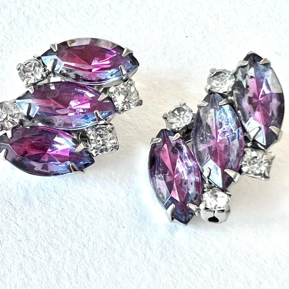 Vintage rhinestone clip